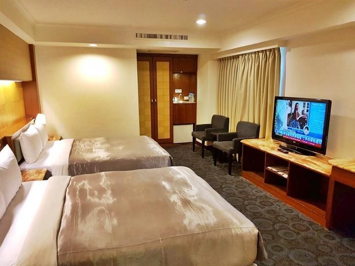 Jing Jing Holiday Hotel Kaohsiung Esterno foto
